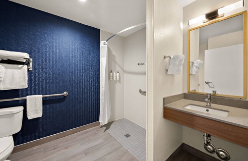 Greenbrier East Hotel | Fairfield Inn and Suites By Marriott Chesapeake