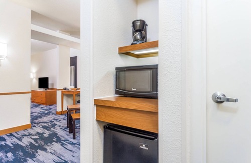 Madison Hotel | Fairfield Inn & Suites by Marriott Madison East