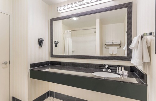 Madison Hotel | Fairfield Inn & Suites by Marriott Madison East