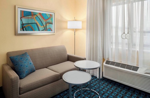 Lima Hotel | Fairfield Inn & Suites by Marriott Lima