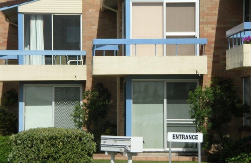 Tuncurry Apartment | Fairholme 5 - Opposite the Lake!