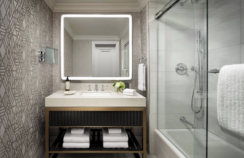 Downtown Edmonton Hotel | Fairmont Hotel Macdonald