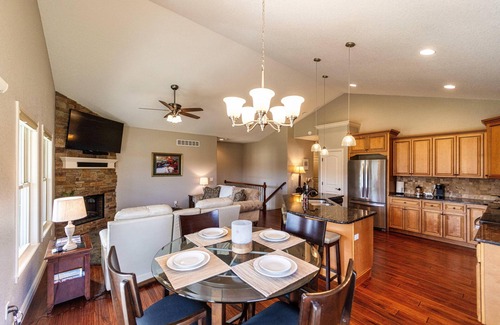 Camdenton Villa | Fairway to Heaven in Old Kinderhook | Golf Mecca, Pools & Ice Rink!