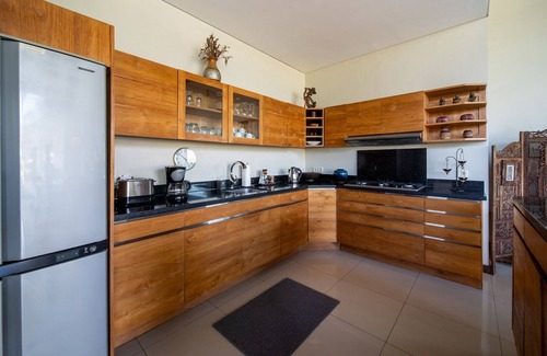 Batu Bolong Villa | FAJAR