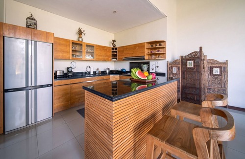 Batu Bolong Villa | FAJAR