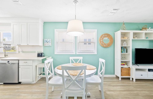 Cape San Blas Condo | Fall Availability! Relax in this Dog-Friendly Duplex! Gulf Views! Short Walk to Beach!