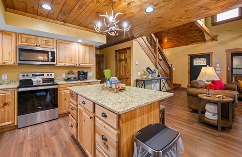 Maggie Valley Cabin | Fall colors are right around the corner!