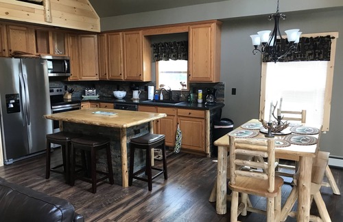Old Forge Ski Chalet | FALL DATES AVAILABLE. Walking Distance into Old Forge and Water Park. With A/C