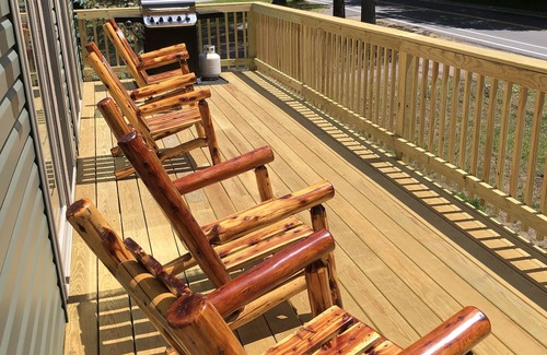 Old Forge Ski Chalet | FALL DATES AVAILABLE. Walking Distance into Old Forge and Water Park. With A/C