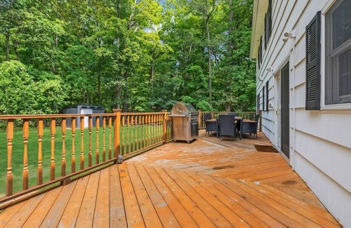 Airmont Apartment | Fall Family Oasis | Fireplace, Theater, and Games