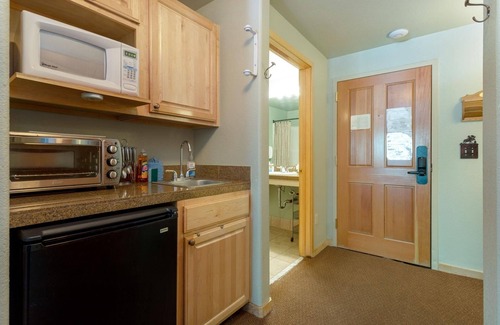 Mountain House Condo | Fall into Savings! 15% Off Until Oct 31 - Book Now!