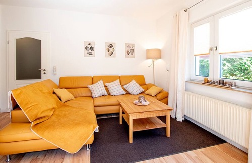 Juliusruh Condo | Familienfreundliche Fewo mit Terrasse, Garten und Wlan, 500m bis zum Traumstrand