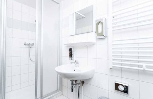 Guestrow House | Familienzimmer 3 Personen - Hotel am Schlosspark +