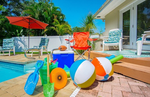 Largo House | Family and dog friendly pool home, close to Gulf and beaches, WD and AC