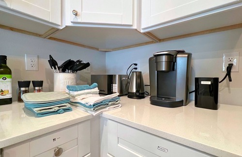 Gulf Breeze House | Family and Pet Friendly. Drive to beaches. 1-Gig Internet. Brand new home.