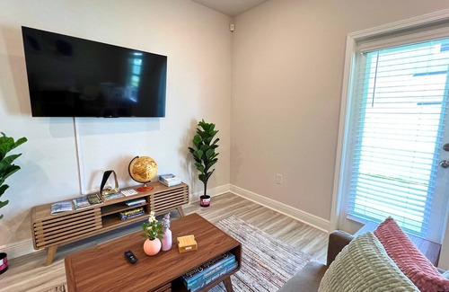 Gulf Breeze House | Family and Pet Friendly. Drive to beaches. 1-Gig Internet. Brand new home.