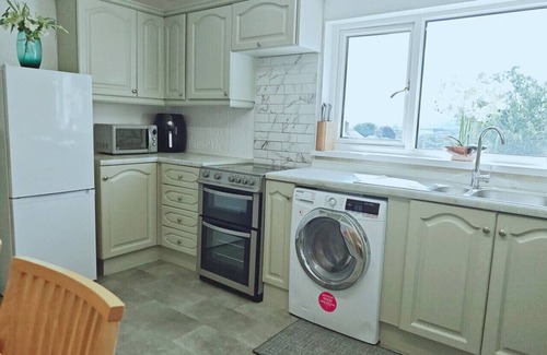 Baglan House | Family and pet-friendly flat near beach and countryside