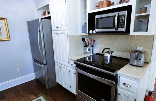 Macon House | Family and Pet Friendly Home-Away-From-Home