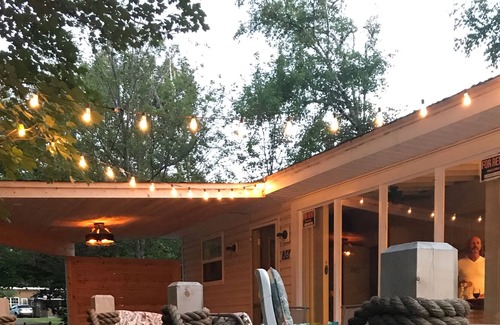 The Bluff Cottage | Family Beach House in the Bluffs