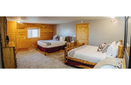 Last Chance House | Family Cabin at River Lodge