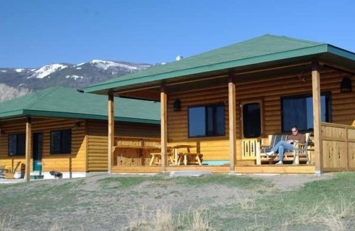 Gardiner Cabin | “Family cabin, near Yellowstone with views of the Yellowstone river"