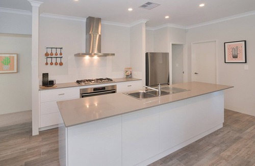 West Busselton House | Family Castaway - Free WIFI, 6 Mins to Jetty