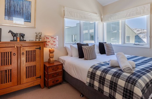Perisher Valley Resort | Family Chalet (for 5), The Stables Resort Perisher