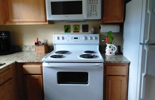 Kennebunkport Condo | Family condo for up to 4, lovingly managed by owner.