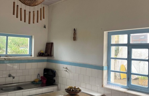 Santa Terezinha House | Family condominium facing the beach.