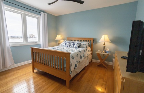 Long Point Cottage | Family Cottage with breaktaking views of Lake Erie