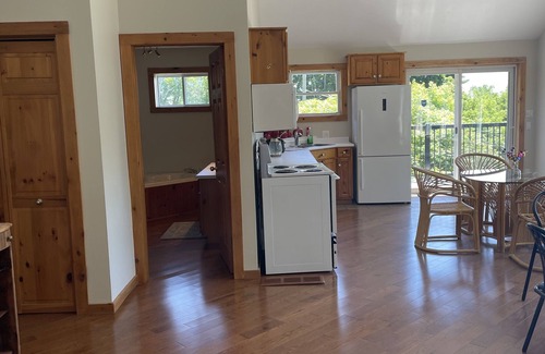 Normandale Cottage | Family Cottage with Lake Views