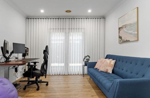 Point Cook House | Family Escape with Private Courtyard