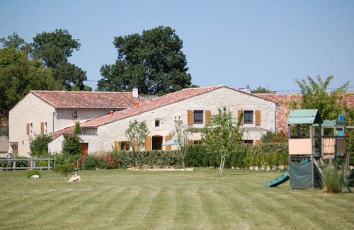 Montpellier de Medillan House | Family Estate, Indoor pool, 20 minutes to the beach