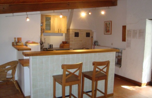 Valroufie Cottage | Family-friendly, dog-friendly gite with pool & views near Cahors