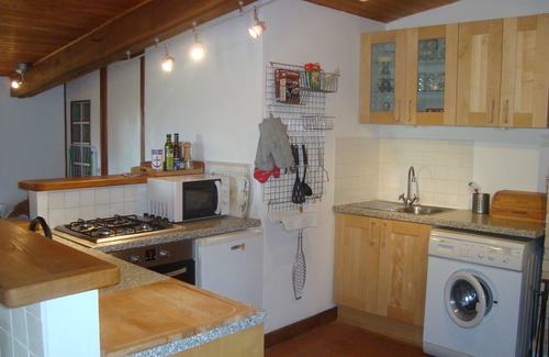 Valroufie Cottage | Family-friendly, dog-friendly gite with pool & views near Cahors