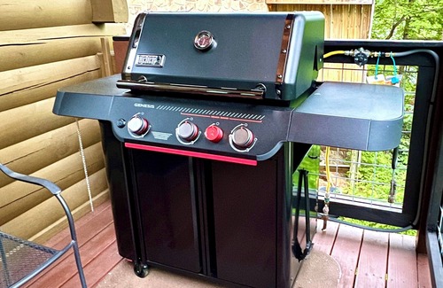Gatlinburg Cabin | Family Friendly 2BR! HotTub~Arcade~Shuffleboard~Grill~Great Reviews+Updated! ๐ป