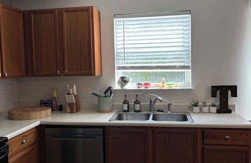 Indianapolis House | Family Friendly 3 bed, 2.5 bath house with WiFi, AC near Brownsburg and Speedway