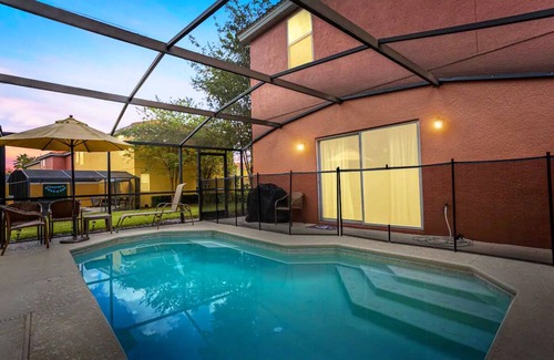 Sunset Lakes House | Family-Friendly 3BR Townhome near Disney! — Pool, BBQ & Encantada Resort