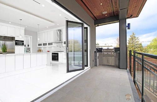 Burnaby Apartment | Family Friendly 4 Bed Rooms house The Chateau - ST No. 00177094