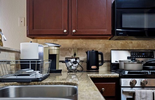 Las Vegas House | Family-Friendly 4BD Oasis w/Pool & Backyard/BBQ