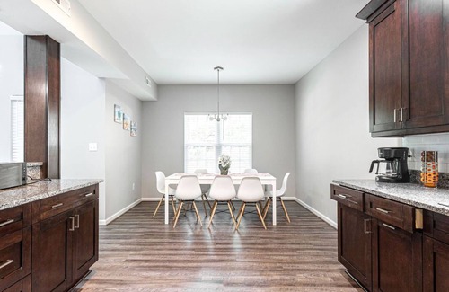 Riverside House | Family friendly 5 bedroom home within Walking distance To CNU