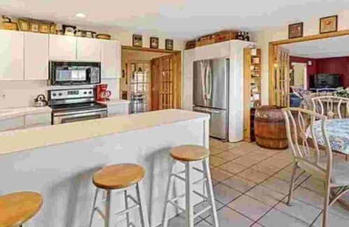 Westhampton House | Family Friendly 6 Bedroom Waterfront 3 Acre Pool & Hot TubnFREE EV Charger
