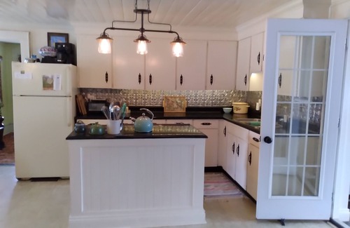 Addington Highlands House | Family-friendly and pet-friendly home away from home. 2 minutes from the river