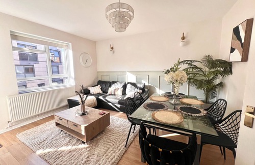Hoxton Apartment | Family Friendly Apartment In London Zone 1. Just 3 minutes to Tower of London