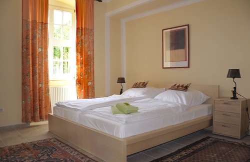 Melle Apartment | Family-friendly apartment in historic countryside manor estate (18th Century)