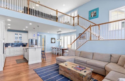 Bayside House | Family Friendly Bayside Villa- Sleeps 17- Pond View- 6 Bedroomn