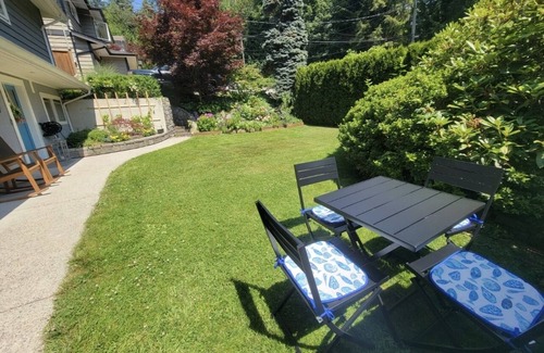 Lynn Valley House | Family friendly Modern Garden Suite in Lynn Valley