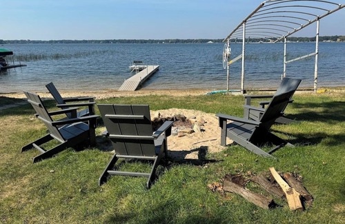 Baxter Cabin | Family-friendly cabin with beautiful sand beach