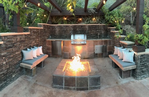 Fire Mountain House | Family Friendly Coastal Living; BBQ, Hot Tub, close to Legoland