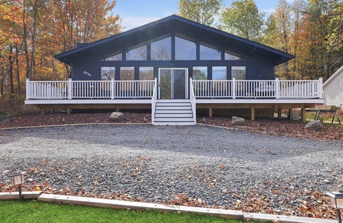 Long Pond Ski Chalet | Family Friendly Cozy 3-bedroom chalet in Poconos w/Gazebo and Fire pits